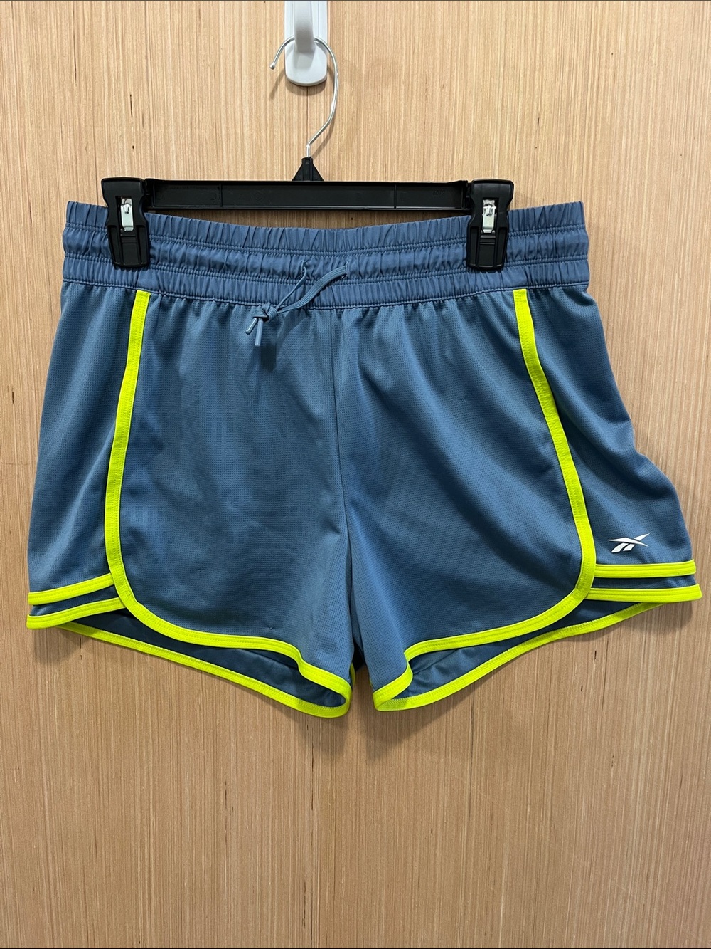 Reebok speedwick women’s shorts size medium blue green